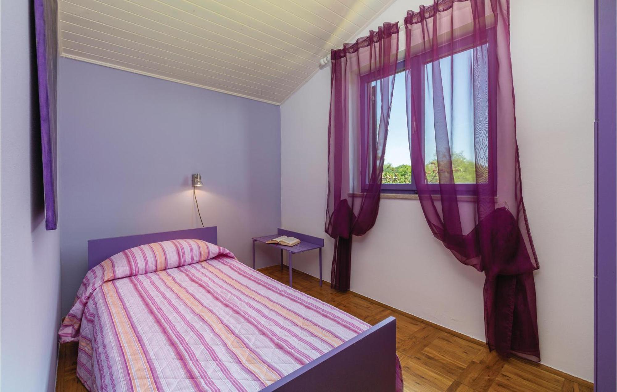 Cozy Apartment In Tar With House Sea View Tar-Vabriga 외부 사진
