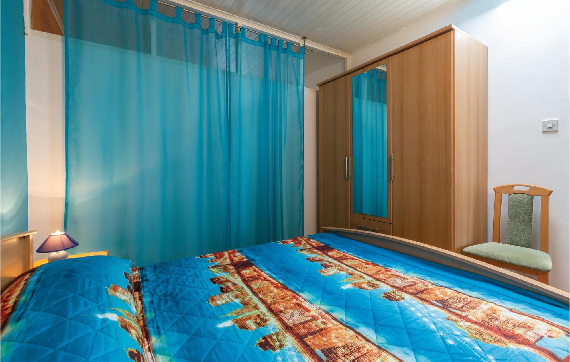 Cozy Apartment In Tar With House Sea View Tar-Vabriga 외부 사진